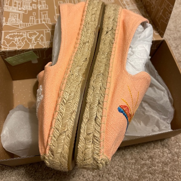 Aloha Saludos Espadrilles (size 8) - Picture 2 of 7